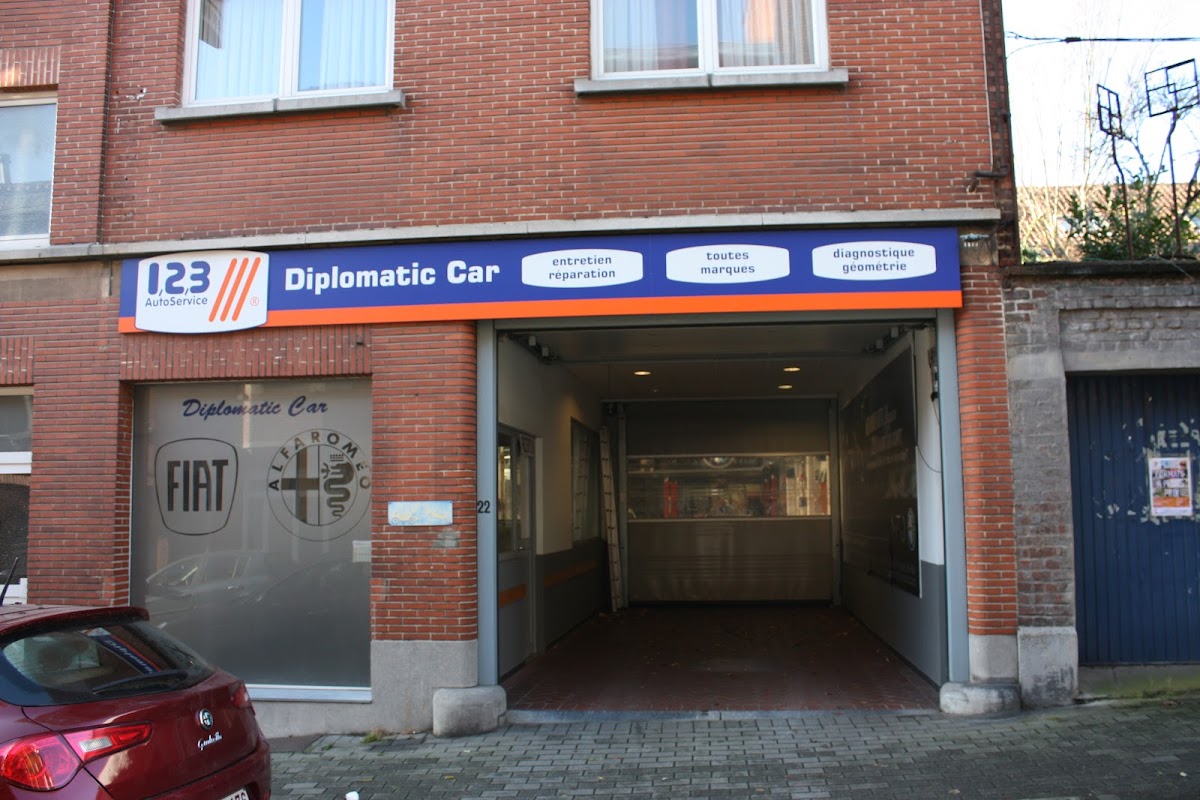 Garage Diplomatic Car