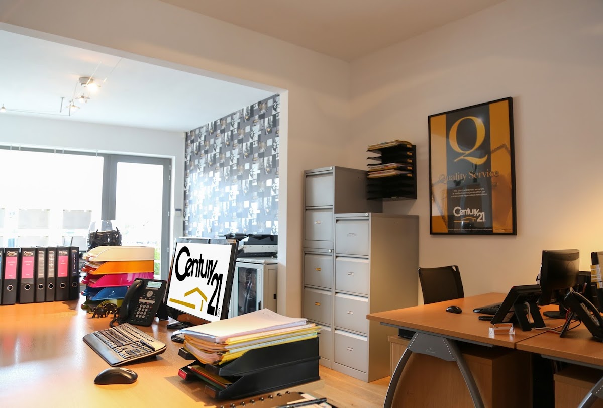 CENTURY 21 Wolu Way